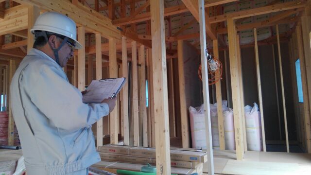 さいたま住宅検査センターさんによる建物の中間検査が入りました。
