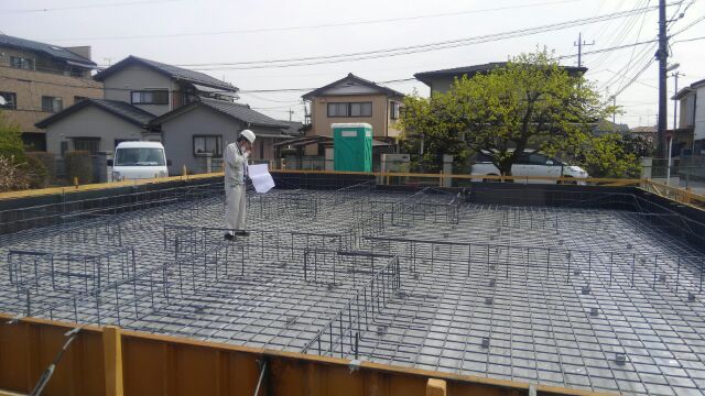 さいたま住宅検査センターさんによる基礎の配筋検査が入りました。