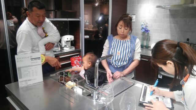 蛇口、トップカウンター、換気扇など、様々細かく選ばれました。