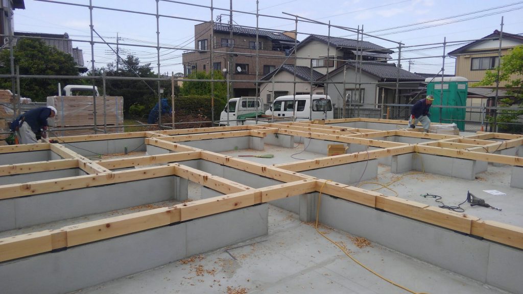 土台敷きが終わり、いよいよ上棟です。