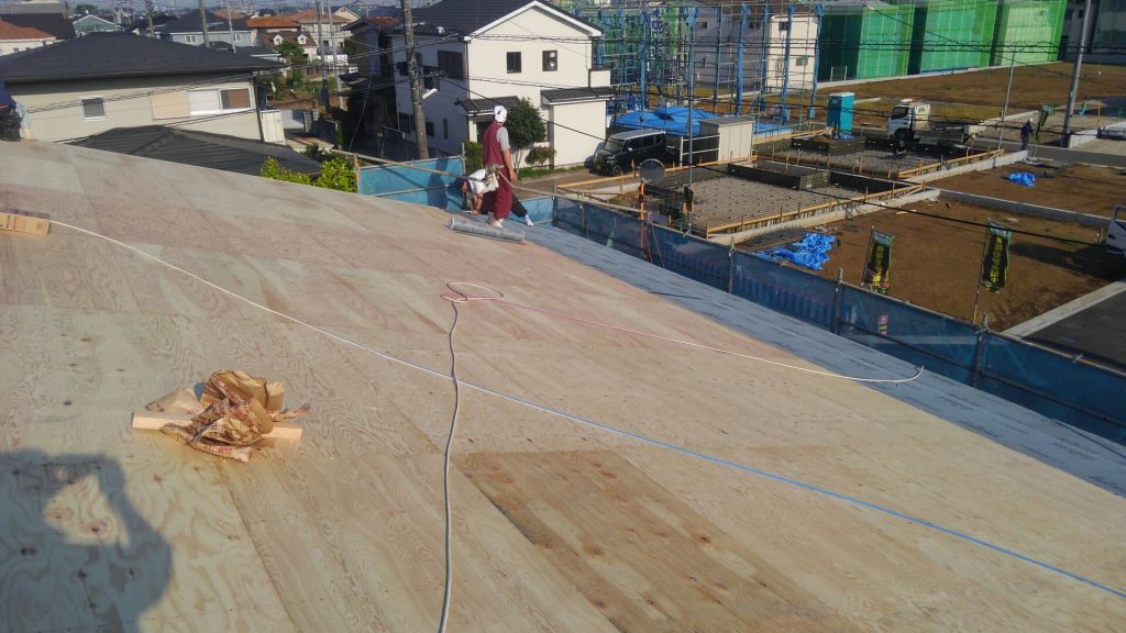 O様邸の屋根はIG工業のガルテクト。軽量で耐久性もバッチリの優れモノです。