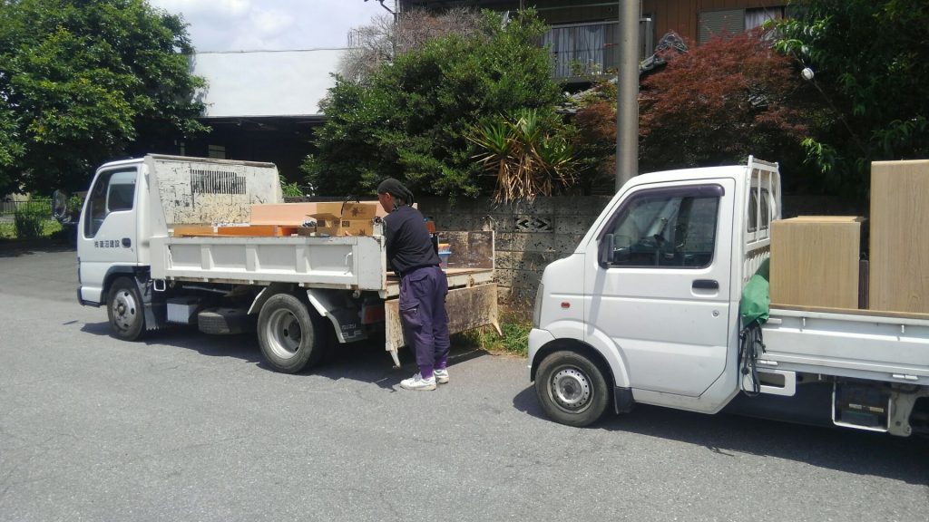 今日はK様のお引越しのお手伝いに来ました。引っ越し先は弊社のお客様用の借家♪もちろん無料！ただ公共料金はお客様持ちですけど。弊社で新築工事をお考えのお客様、タイミングが合えばご自由にお使いくださいませ。