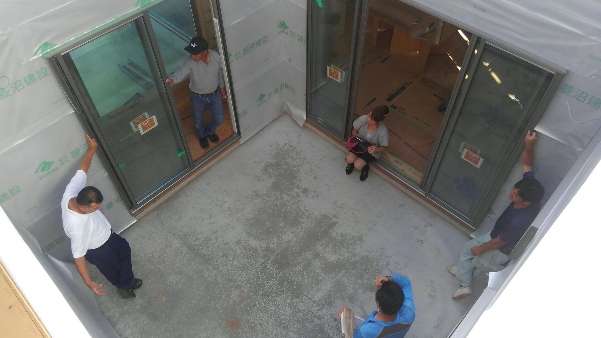 屋根から見たプライベート空間の中庭です。