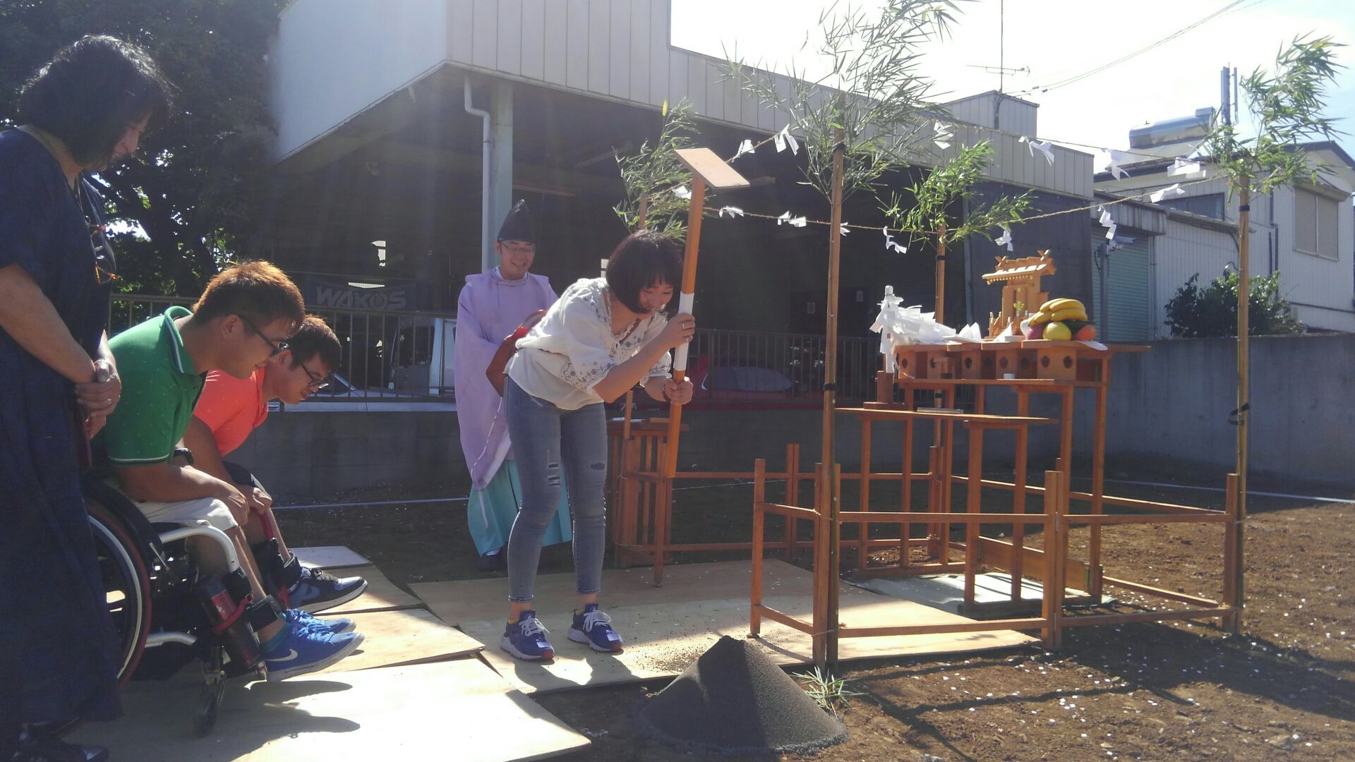 前にもお話しましたが、この掛け声の「エイ」には栄えるの「栄」という意味も含まれているそうです。宮司さん談。