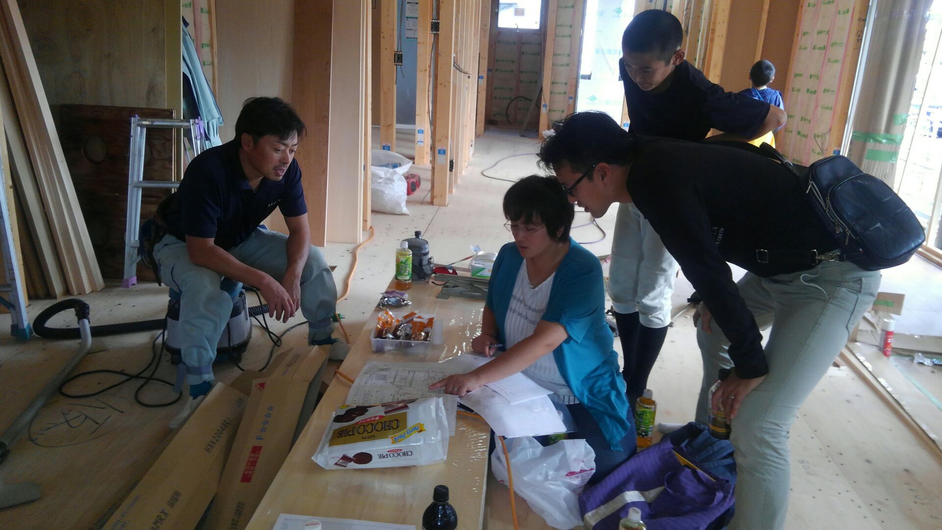 棚の枚数やカウンターの仕組みなどお客様からのご要望などを伺いました。ドンドン良くなりますね♪