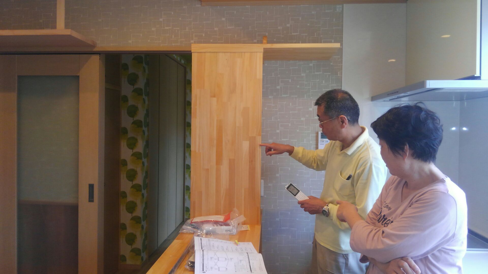 床暖房や電動シャッターなど一通りご説明終了。