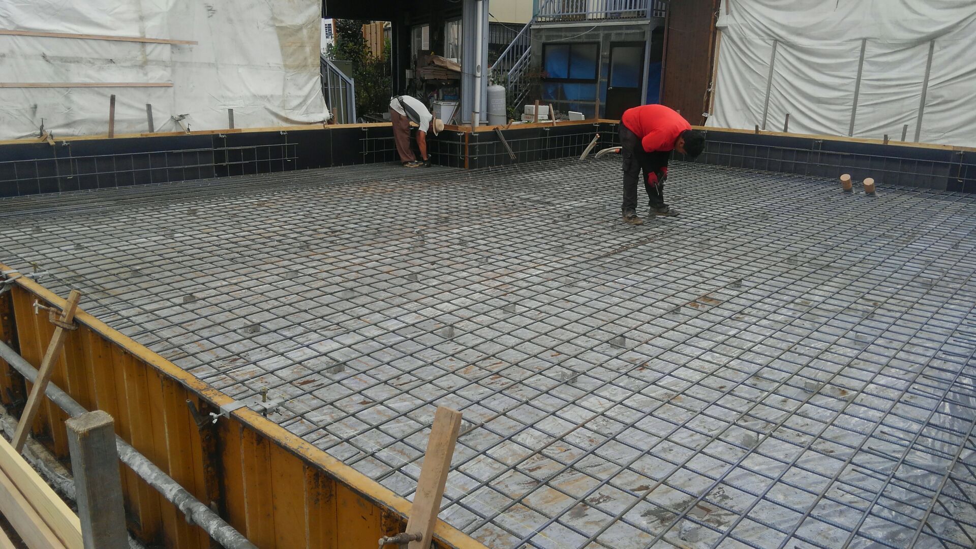 基礎屋さんが鉄筋組をはじめました。