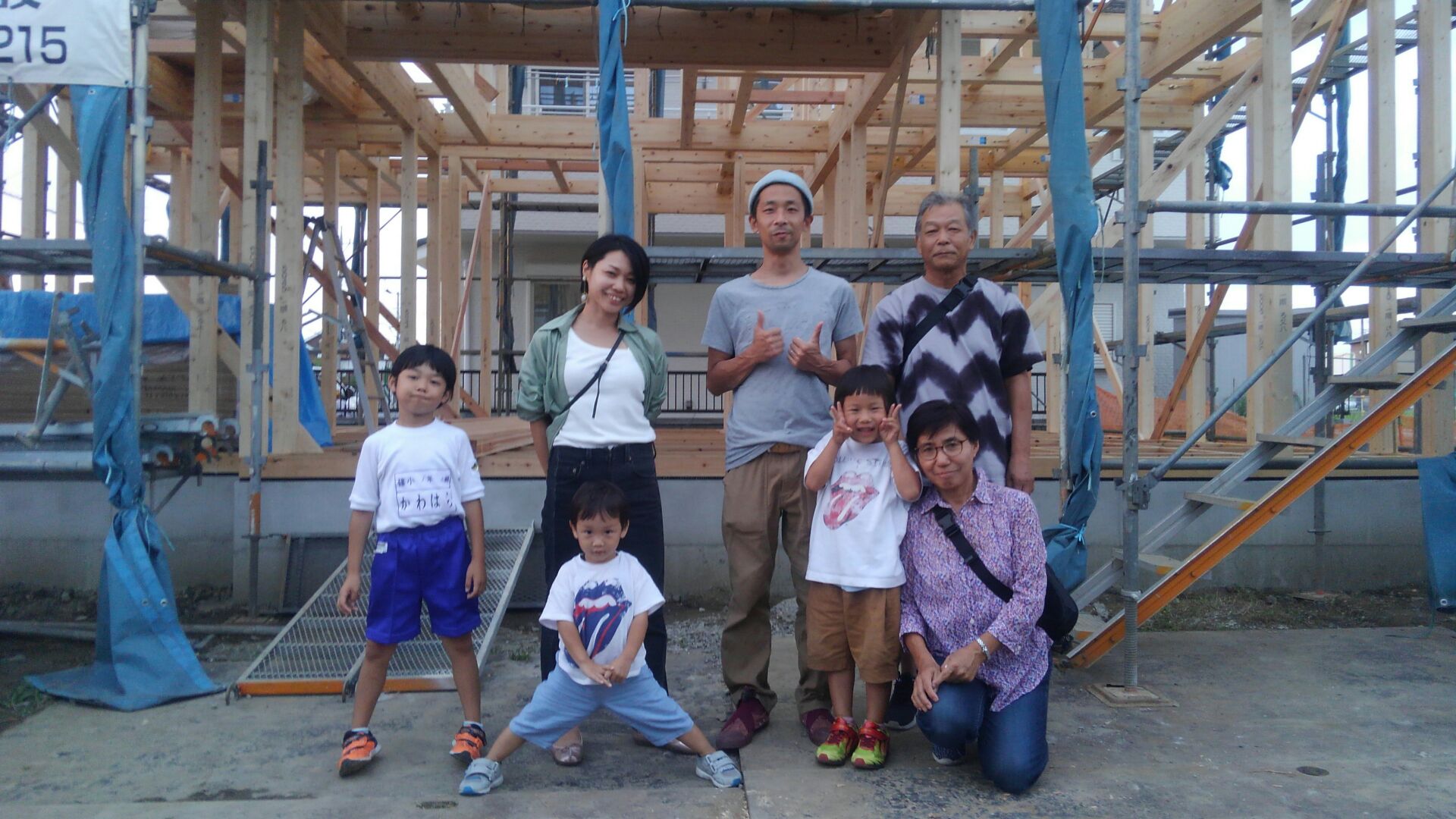 奥様のご両親もご一緒に、にっこり笑顔でハイチーズ！