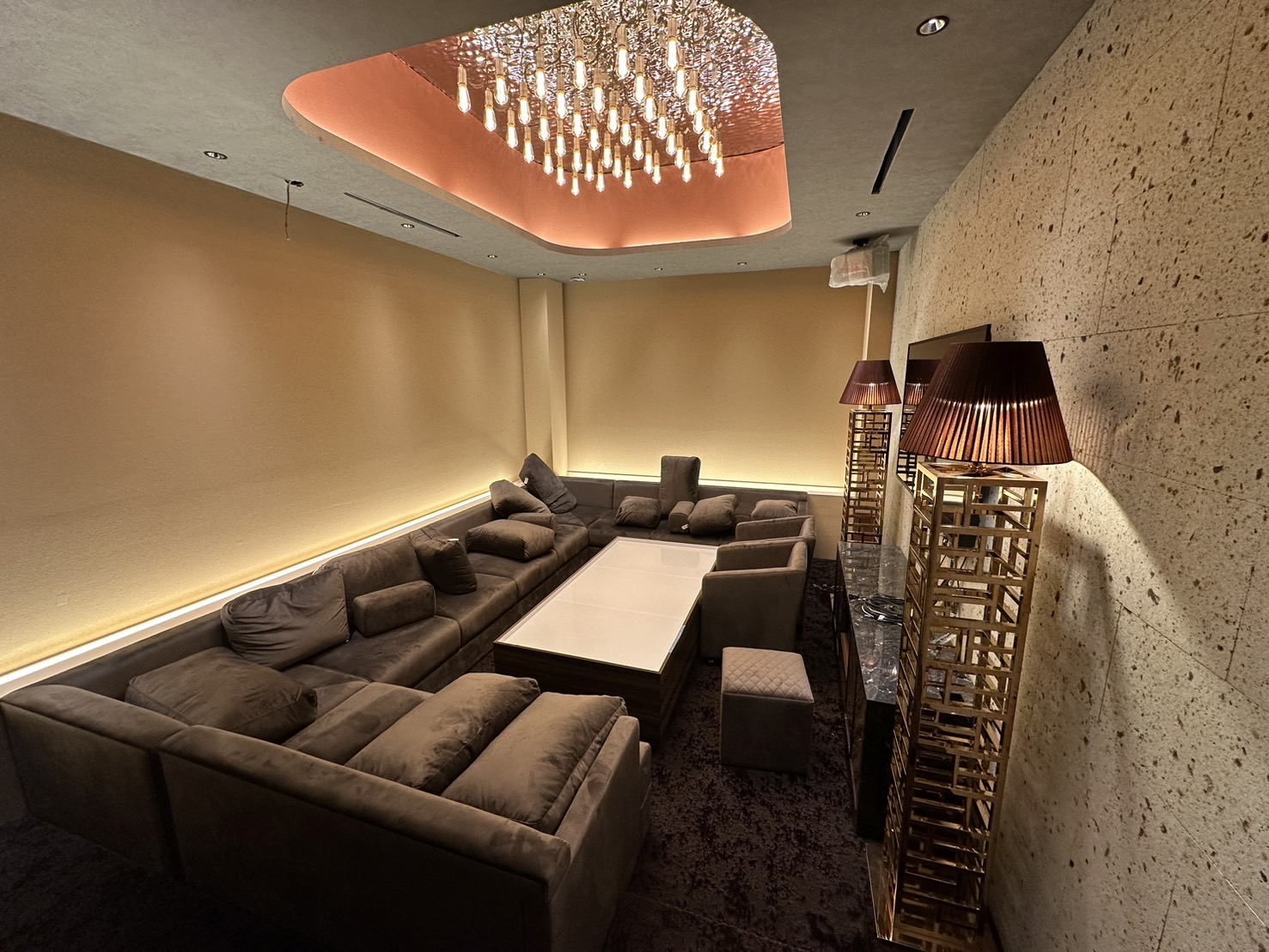 東京都中央区銀座店舗工事進捗 | 白岡市の注文住宅は菱沼建設へ