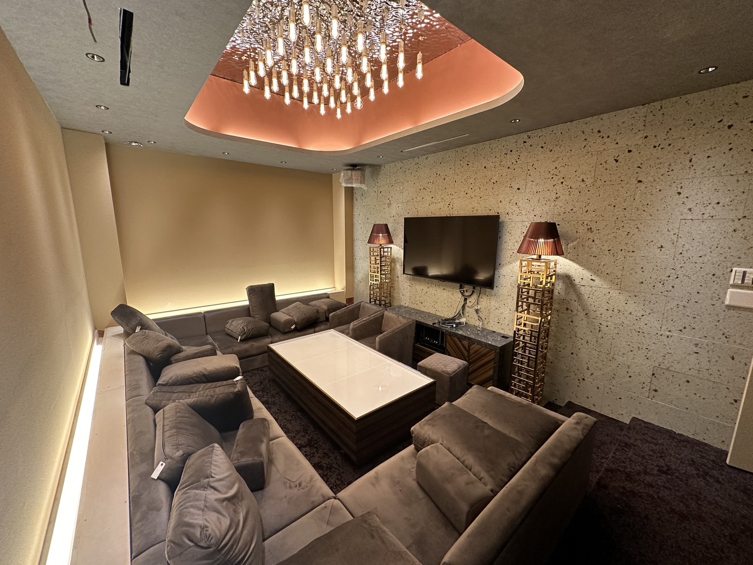 東京都中央区銀座店舗工事進捗 | 白岡市の注文住宅は菱沼建設へ